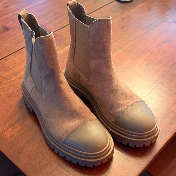 Steve Madden Shoes - Women’s Suede Chelsea Boots - Tan